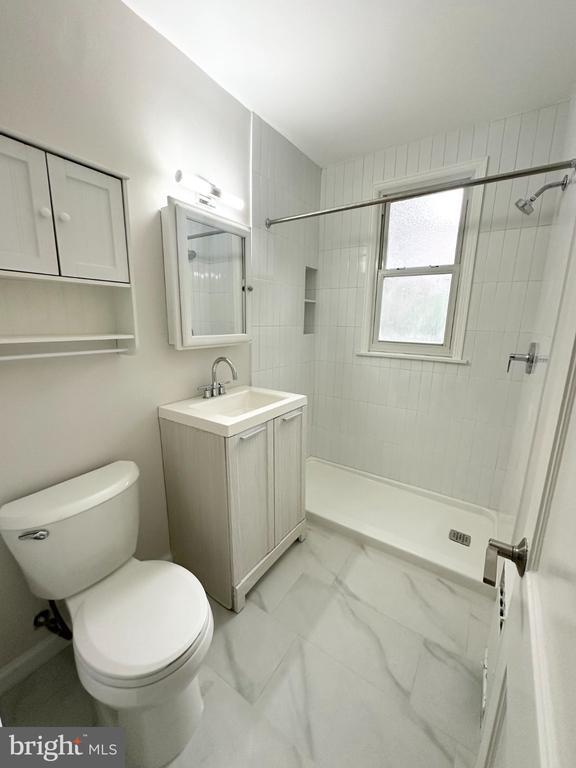Building Photo - 4004 Beecher St NW