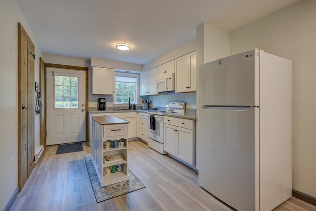 Building Photo - 78 Saco Pnes Dr