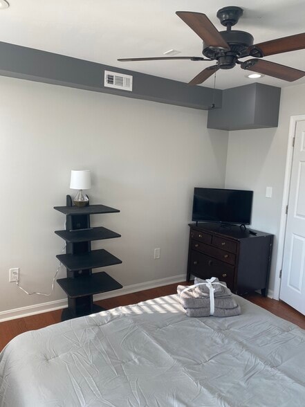 2nd floor Bedroom 1 - 924 S Robinson St