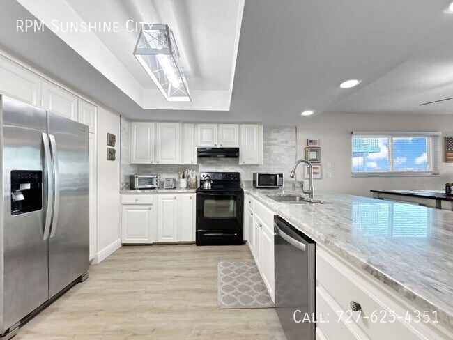 Building Photo - 2505 Bay Blvd