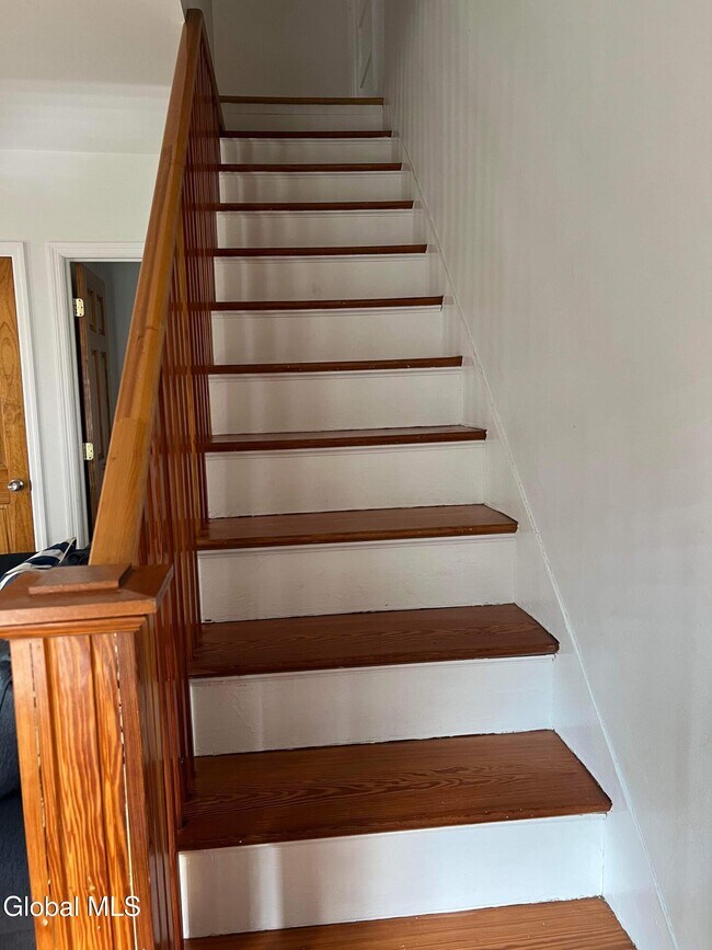 Building Photo - 165 Lake Ave