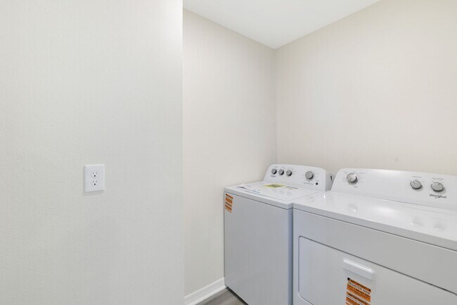 Building Photo - Goodland
