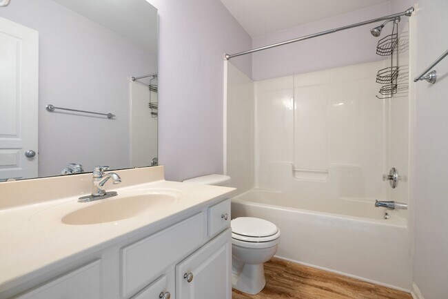 Building Photo - Conveniently located 2-bedroom, 2.5-bathroom home in Morrisville, NC