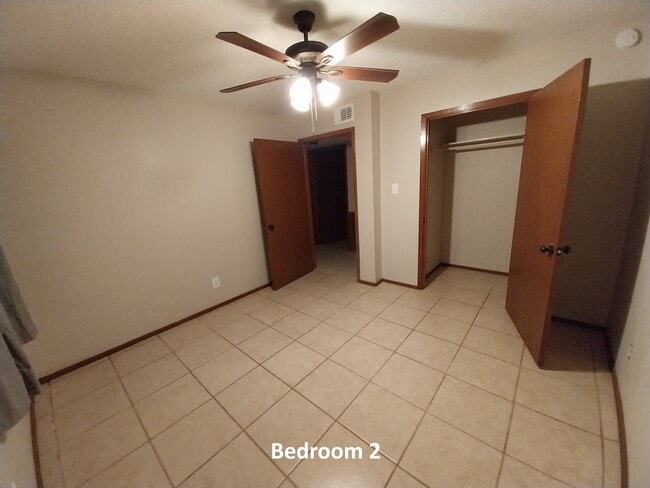 Building Photo - 608 Mayflower Ln