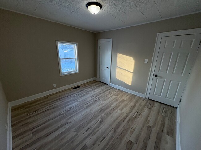 Building Photo - 320 N Colorado Ave