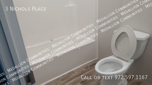 Building Photo - 3 Nichols Pl