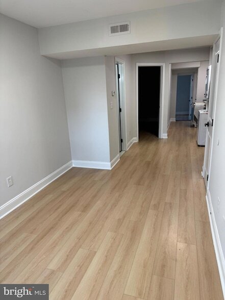 Building Photo - 1250 Queen St NE