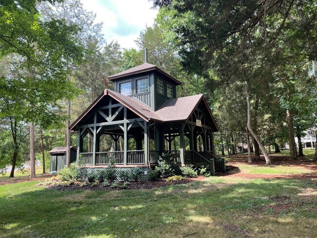 Building Photo - 4524 Sawmill Pl