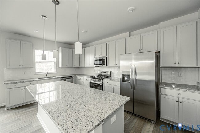 Building Photo - 6467 Fennec Run