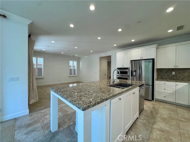 Building Photo - 121 Alumroot