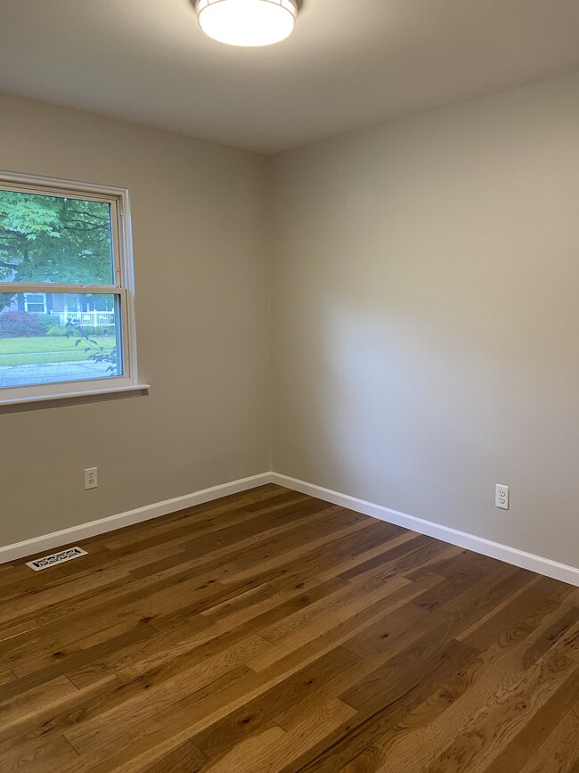 Bedroom - 793 Robertson Dr