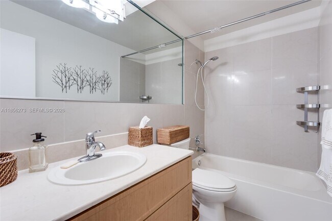 Building Photo - 301 Golden Isles Dr