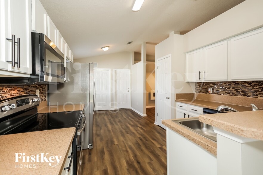 Building Photo - 9146 Jennifer Ln