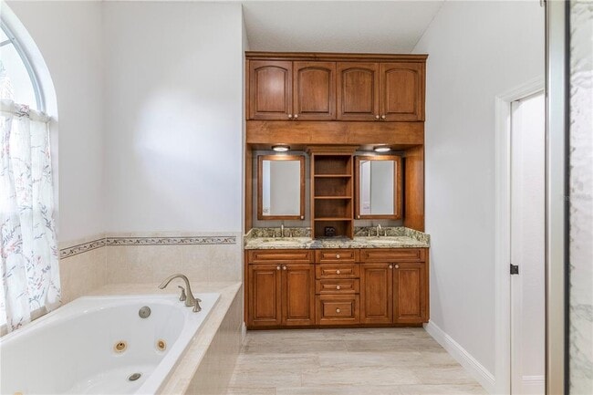 Building Photo - 7445 Mengi Cir