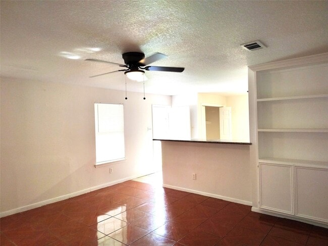 Building Photo - 13835 Purplemartin St