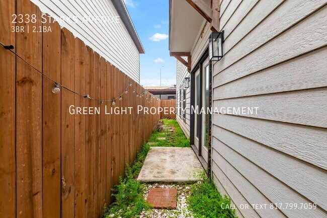 Building Photo - 2338 Starks Ave