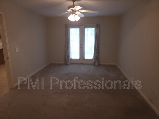 Building Photo - 2305 Keegan Dr