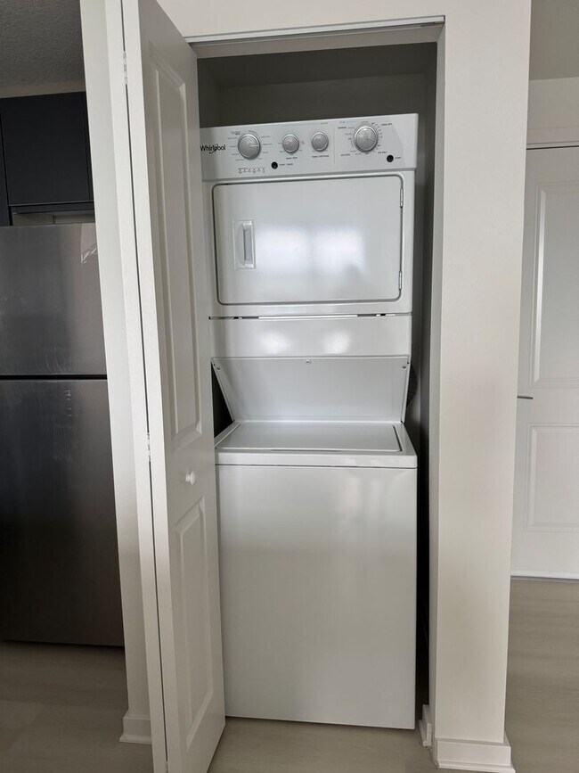Building Photo - Cozy condo for Lease