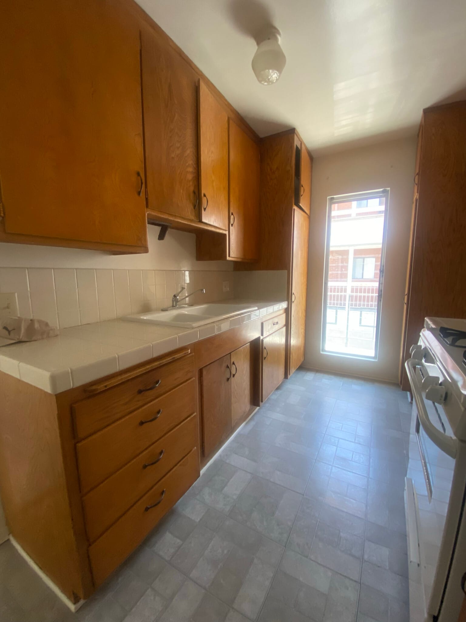 Kitchen - 715 S Adams St