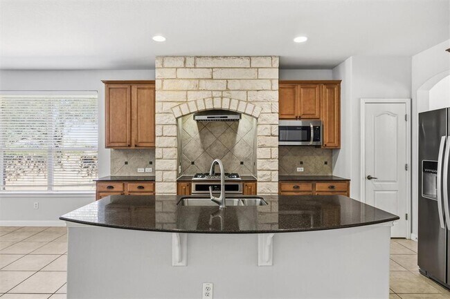 Building Photo - 101 Saddle Ridge Dr