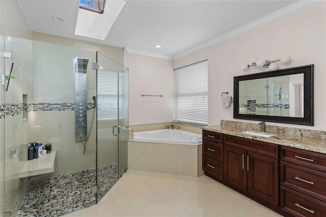 Building Photo - 1530 Lacosta Dr W