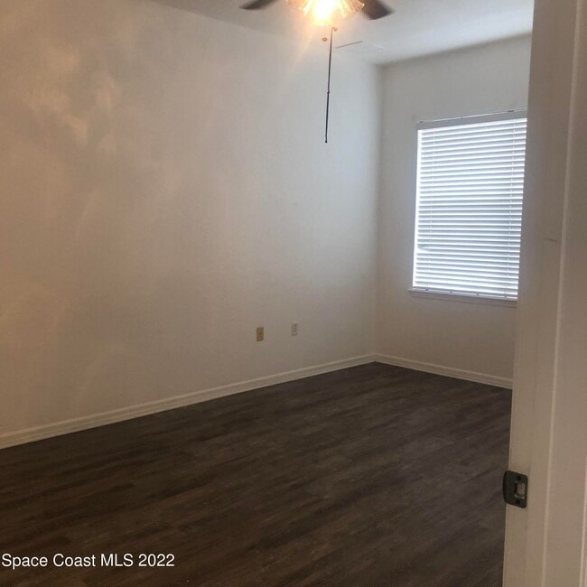 Building Photo - 105 Turpial Way