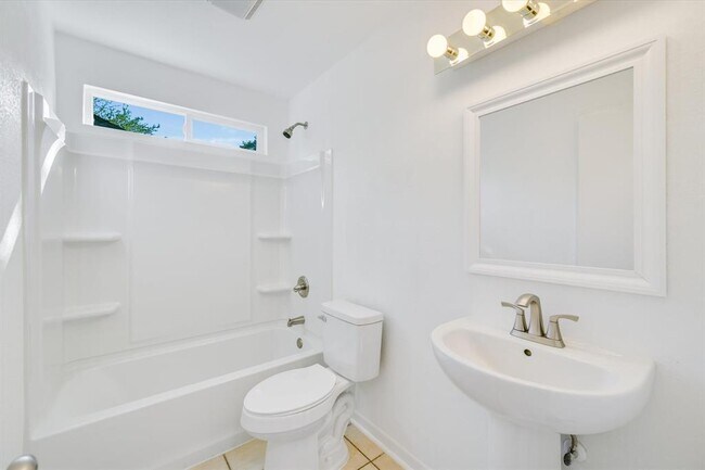 Building Photo - 11803 Broad Oaks Dr