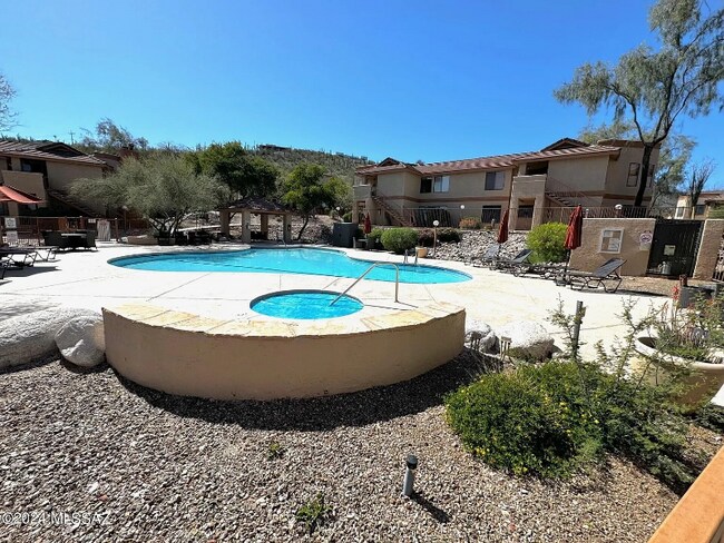 Building Photo - 3210 E Calle De La Punta