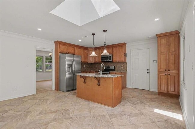 Building Photo - 3582 Cloudland Dr