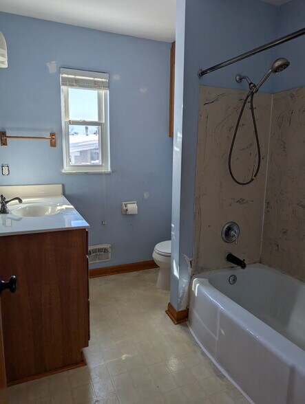 Building Photo - 5243 Conklin Dr