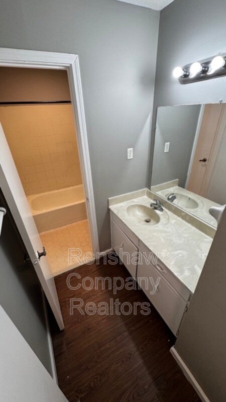 Building Photo - 5755 Heartwood Dr