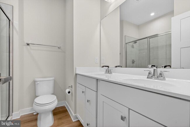 Building Photo - 54 Sidney Ln