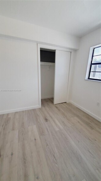Building Photo - 4450 SW 67th Ave
