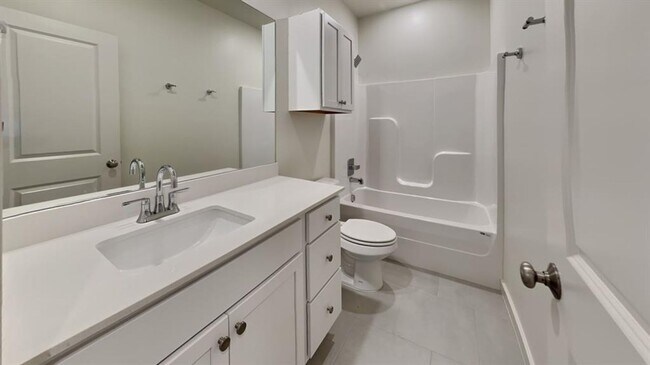 Building Photo - Luxury 3 Bedroom 2 Bathroom Duplex with 2 Car Garage in Bethany, Ok (LAWN CARE INCLUDED)