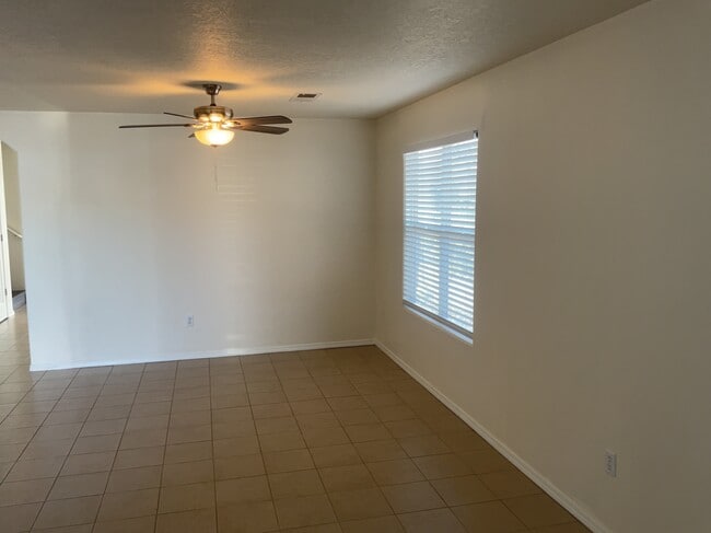 Building Photo - 1452 Penasco Rd NE