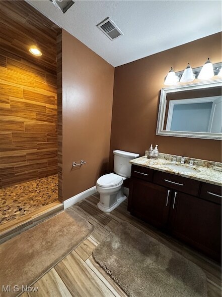 Building Photo - 7633 Hidden Valley Dr