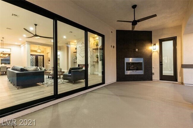 Building Photo - 794 Bolle Way