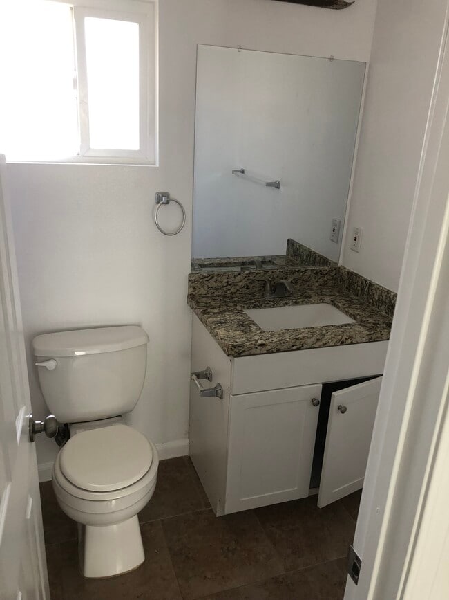 Building Photo - 1623 Drexel Dr