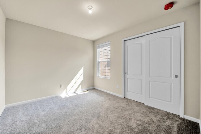 Building Photo - 104 Addison Cir