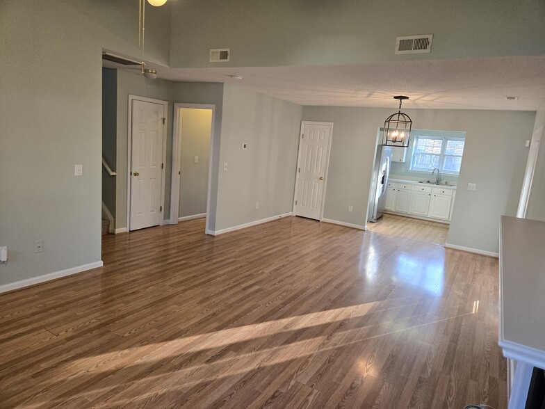 living room - 5006 Silhouette Dr