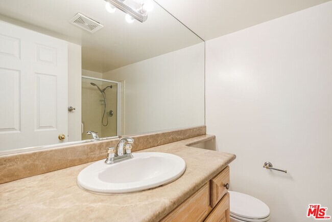Building Photo - 17241 Palisades Cir