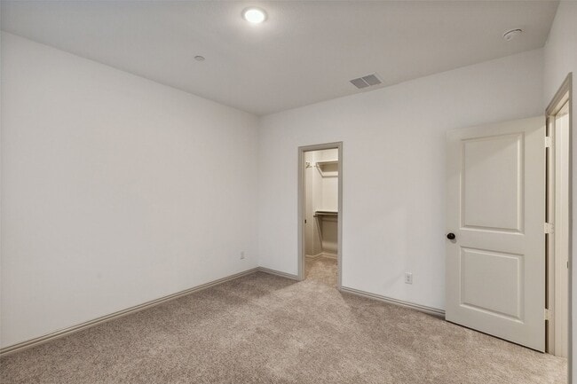 Building Photo - 7135 Buchanan Dr