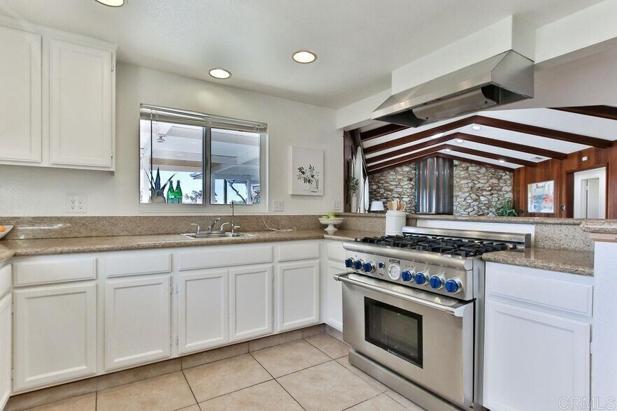 Building Photo - 968 Corte Maria Ave