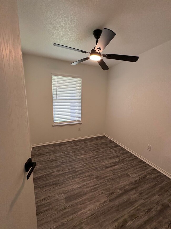 Building Photo - Beautiful Renovated Home in Bridgewood