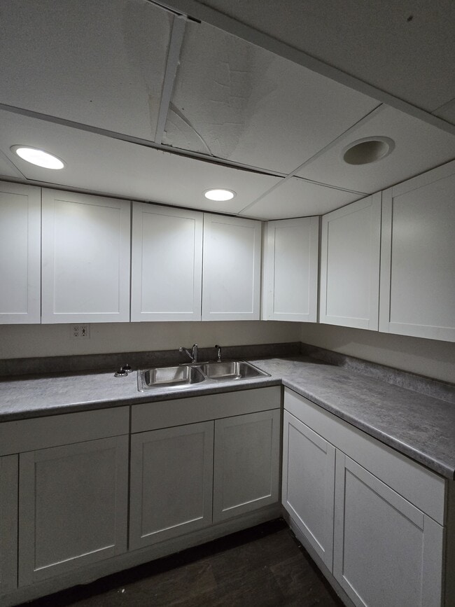 Building Photo - 714 S Fabrique Dr