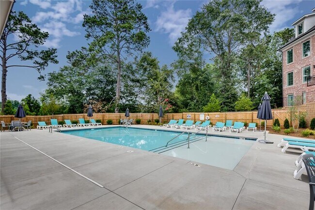 Building Photo - 513 Burton Dr