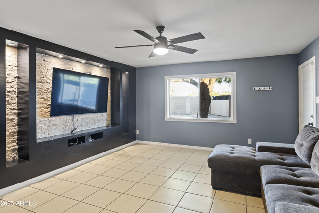 Building Photo - 13810 N 48th Ave