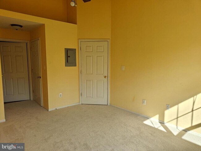 Building Photo - 13800 Farnsworth Ln