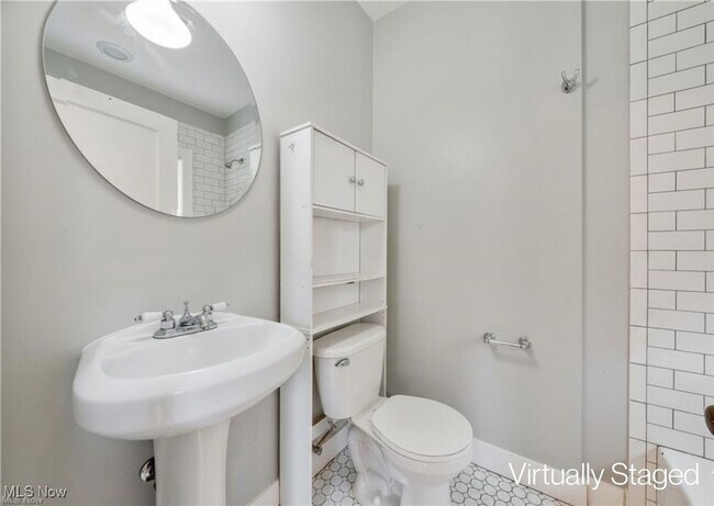 Building Photo - 12037 Lake Ave