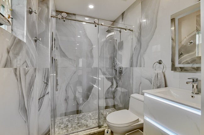 Building Photo - 414 Lindell Blvd